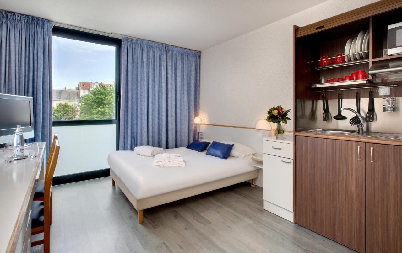 Hotel Des Thermes Les Domes Vichy Esterno foto